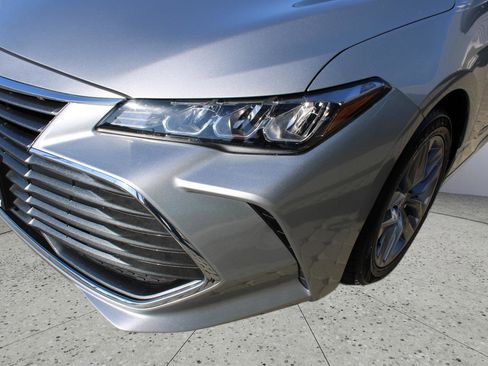 Used 2021 Toyota Avalon XLE w/ Carpet Mat Package (TMS) image 10