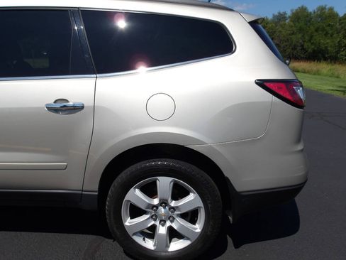 Used 2016 Chevrolet Traverse LT w/ Style and Technology Package FWD image 35