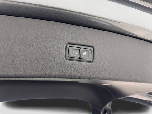 Used 2023 Audi Q5 2.0T Premium w/ Convenience Package image 85