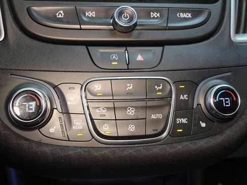 Used 2022 Chevrolet Malibu LT image 24