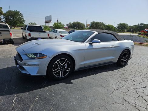 Used 2018 Ford Mustang Premium RWD image 5