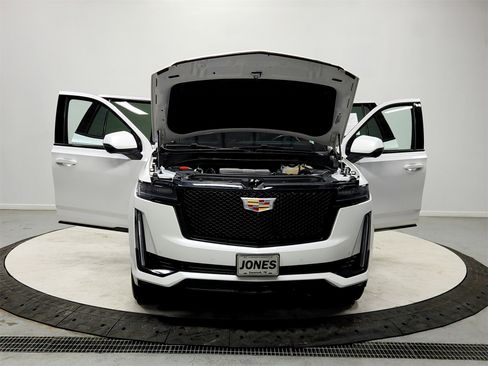 Used 2023 Cadillac Escalade Sport image 10