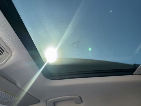 Used 2021 Volkswagen Tiguan SEL image 18