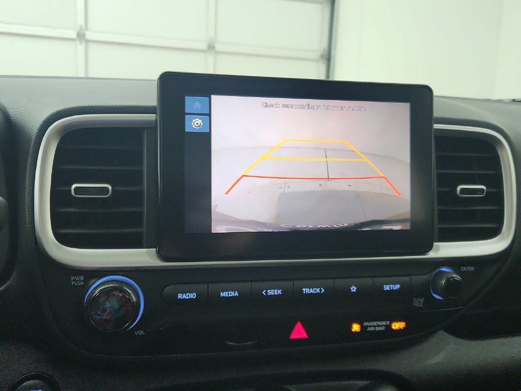 Used 2025 Hyundai Venue SEL FWD image 27