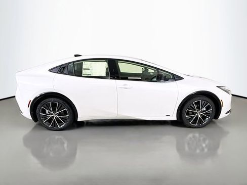 New 2026 Toyota Prius XLE image 8