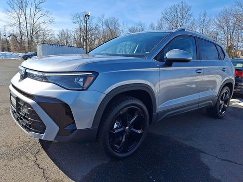 New 2026 Volkswagen Taos SEL image 2