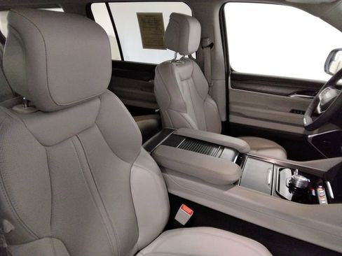 Used 2023 Jeep Wagoneer Series II w/ Premium Group I image 51