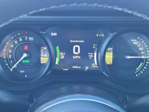 Certified 2025 Jeep Wrangler Unlimited Sahara w/ Safety Group AWD/4WD image 8