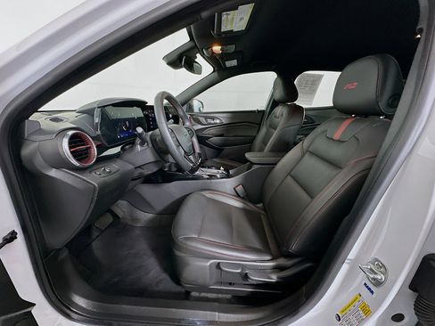Used 2024 Chevrolet Trax RS w/ Driver Confidence Package FWD image 13