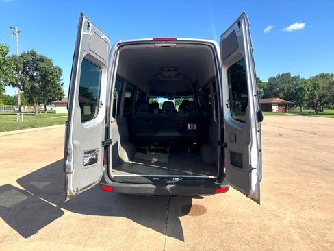 Used 2007 Dodge Sprinter 2500 w/ Cooling Group image 36