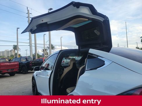 Used 2017 Tesla Model X 90D AWD/4WD image 17