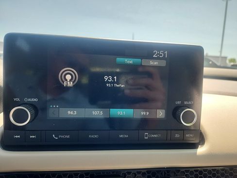 Used 2025 Honda HR-V LX image 19