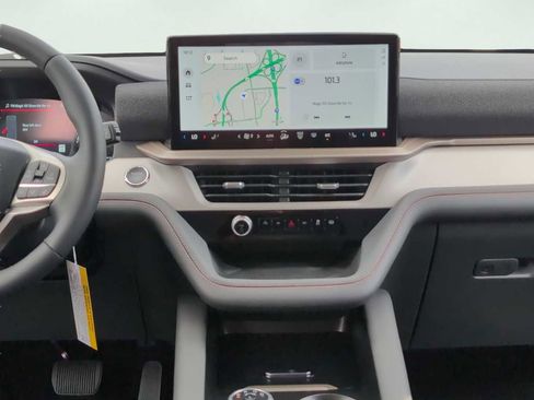 New 2025 Ford Explorer Active image 19