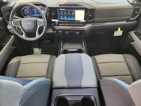New 2026 Chevrolet Silverado 2500 ZR2 AWD/4WD image 18