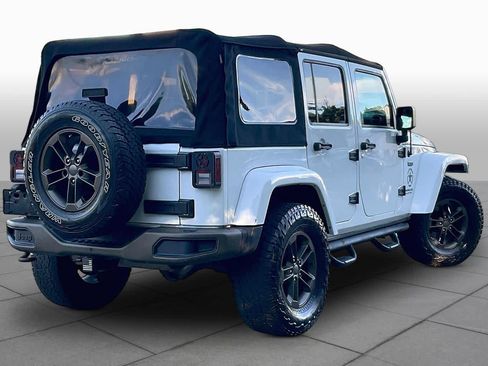 Used 2017 Jeep Wrangler Unlimited Sahara AWD/4WD image 11