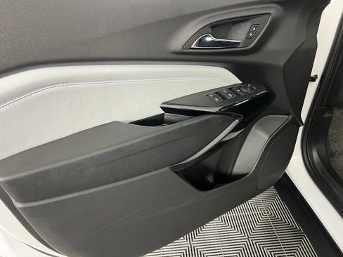 Used 2025 Chevrolet Trax LT image 23