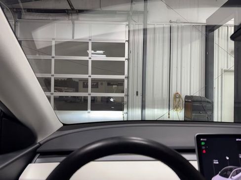 Used 2021 Tesla Model Y Long Range image 9