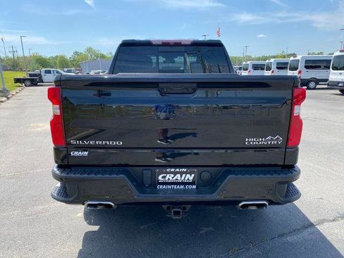 Used 2022 Chevrolet Silverado 1500 High Country w/ High Country Premium Package image 6