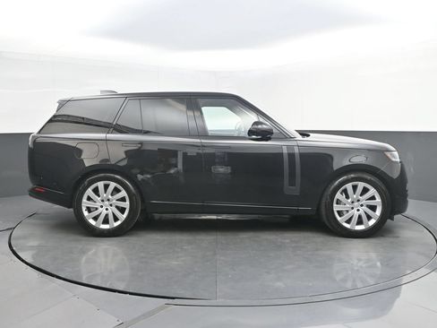 Used 2025 Land Rover Range Rover SE AWD/4WD image 8