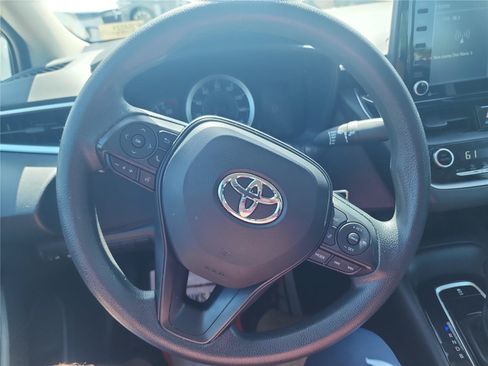 Used 2022 Toyota Corolla LE FWD image 27