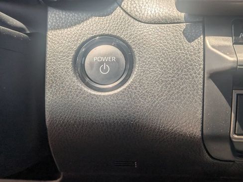 Used 2025 Toyota Camry SE AWD/4WD image 25