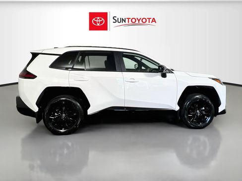 Used 2026 Toyota RAV4 SE w/ Convenience Package FWD image 2