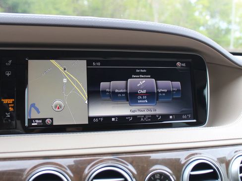 Used 2015 Mercedes-Benz S 550 4MATIC Sedan image 35
