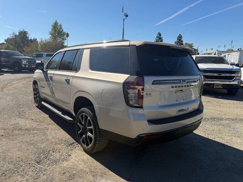Used 2022 Chevrolet Suburban RST w/ Luxury Package AWD/4WD image 3