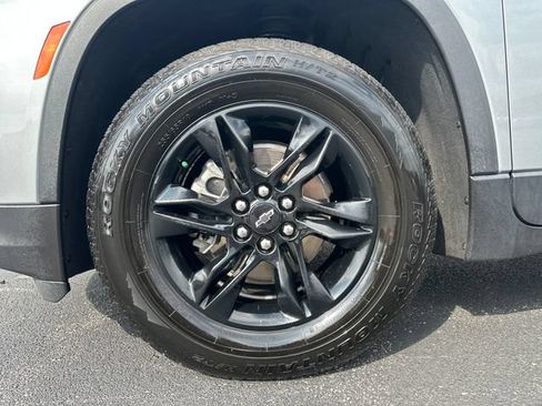 Used 2023 Chevrolet Traverse LT FWD image 10