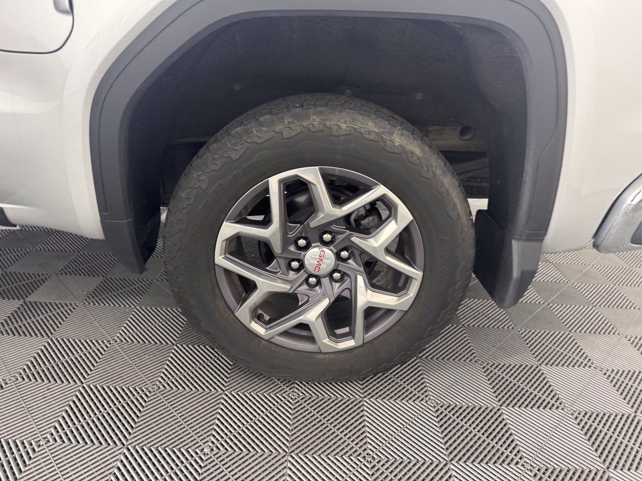 Used 2022 GMC Sierra 1500 SLT w/ LPO, GMC Protection Package AWD/4WD image 12