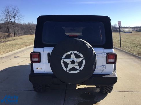 Used 2023 Jeep Wrangler Willys image 4