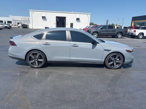 Used 2023 Honda Accord Sport image 9