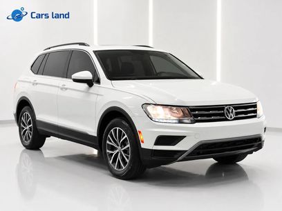 Used 2018 Volkswagen Tiguan SE w/ Panoramic Sunroof Package