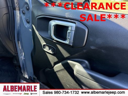 Used 2024 Jeep Wrangler Willys image 30