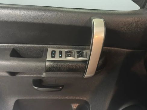 Used 2009 GMC Sierra 1500 SLE w/ Power Pack Plus RWD image 16
