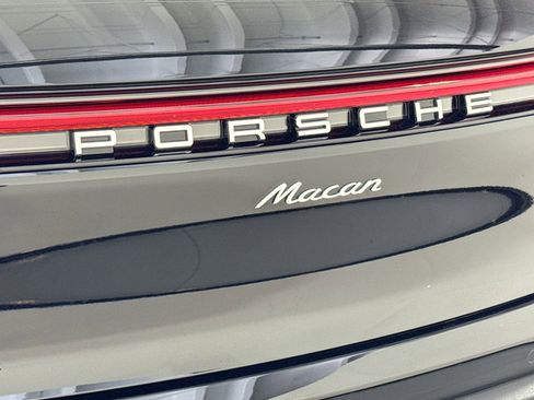 Certified 2025 Porsche Macan image 25