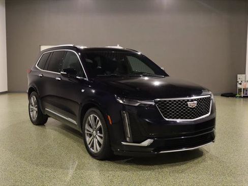 Used 2022 Cadillac XT6 Premium Luxury FWD image 1