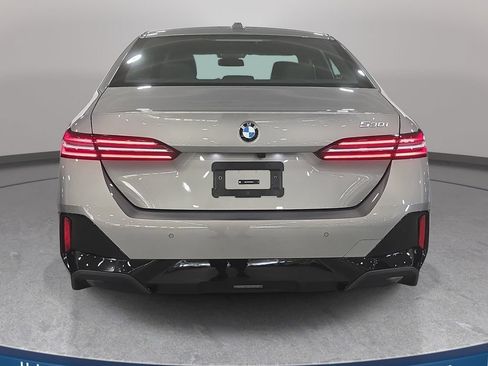 Used 2026 BMW 530i w/ M Sport Package RWD image 7