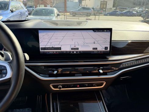 Used 2026 BMW X7 xDrive40i AWD/4WD image 21