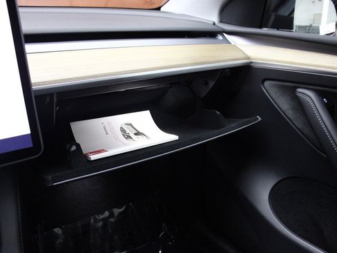 Used 2023 Tesla Model Y Long Range image 33