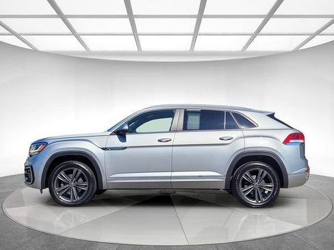 Used 2020 Volkswagen Atlas Cross Sport SE w/ Panoramic Sunroof Package FWD image 7
