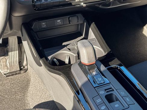 New 2026 Toyota Prius Plug-In Hybrid SE FWD image 16