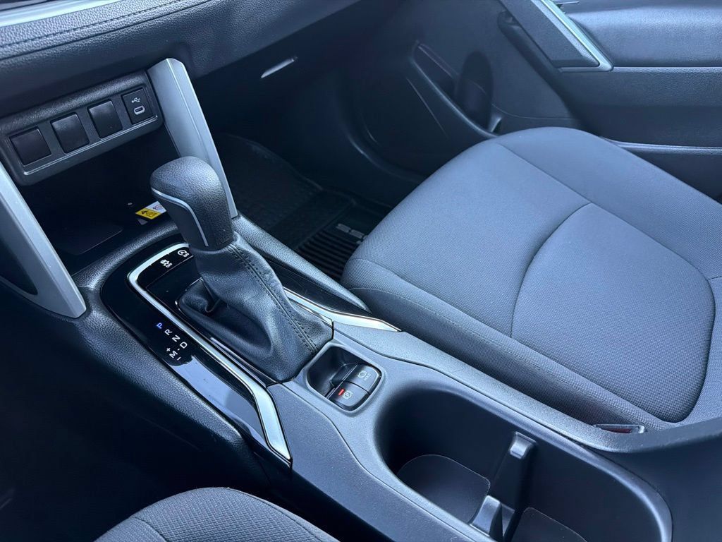 Certified 2023 Toyota Corolla Cross LE w/ Moonroof Package AWD/4WD image 28