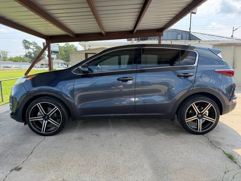 Used 2018 Kia Sportage LX FWD image 2
