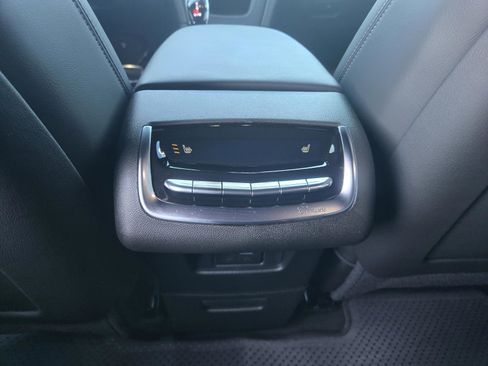 Used 2025 Cadillac XT6 Sport w/ Technology Package AWD/4WD image 7