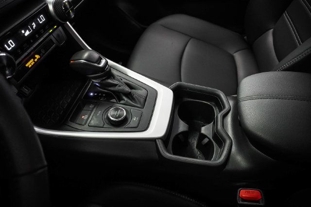 Used 2021 Toyota RAV4 XLE Premium AWD/4WD image 16