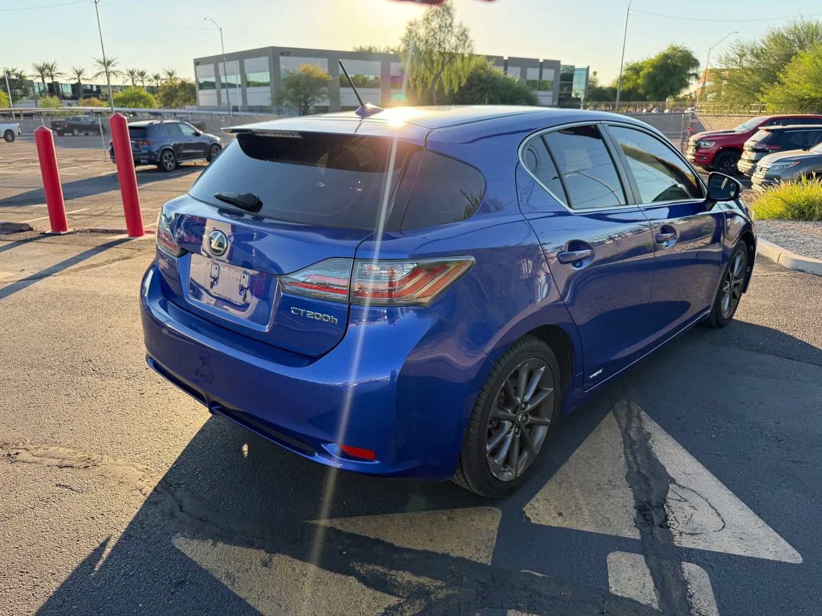 Used 2013 Lexus CT 200h w/ F Sport Pkg w/Nuluxe Trim FWD image 5