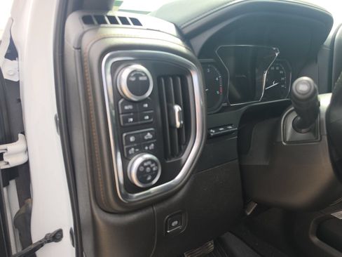 Used 2022 GMC Sierra 2500 AT4 w/ AT4 Preferred Package AWD/4WD image 23