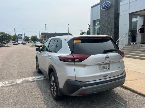 Used 2021 Nissan Rogue SV FWD image 6