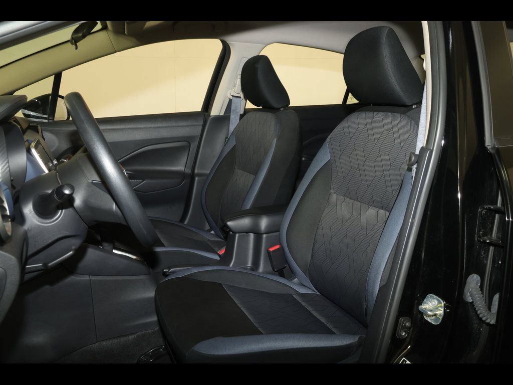 Used 2025 Nissan Versa SV FWD image 21